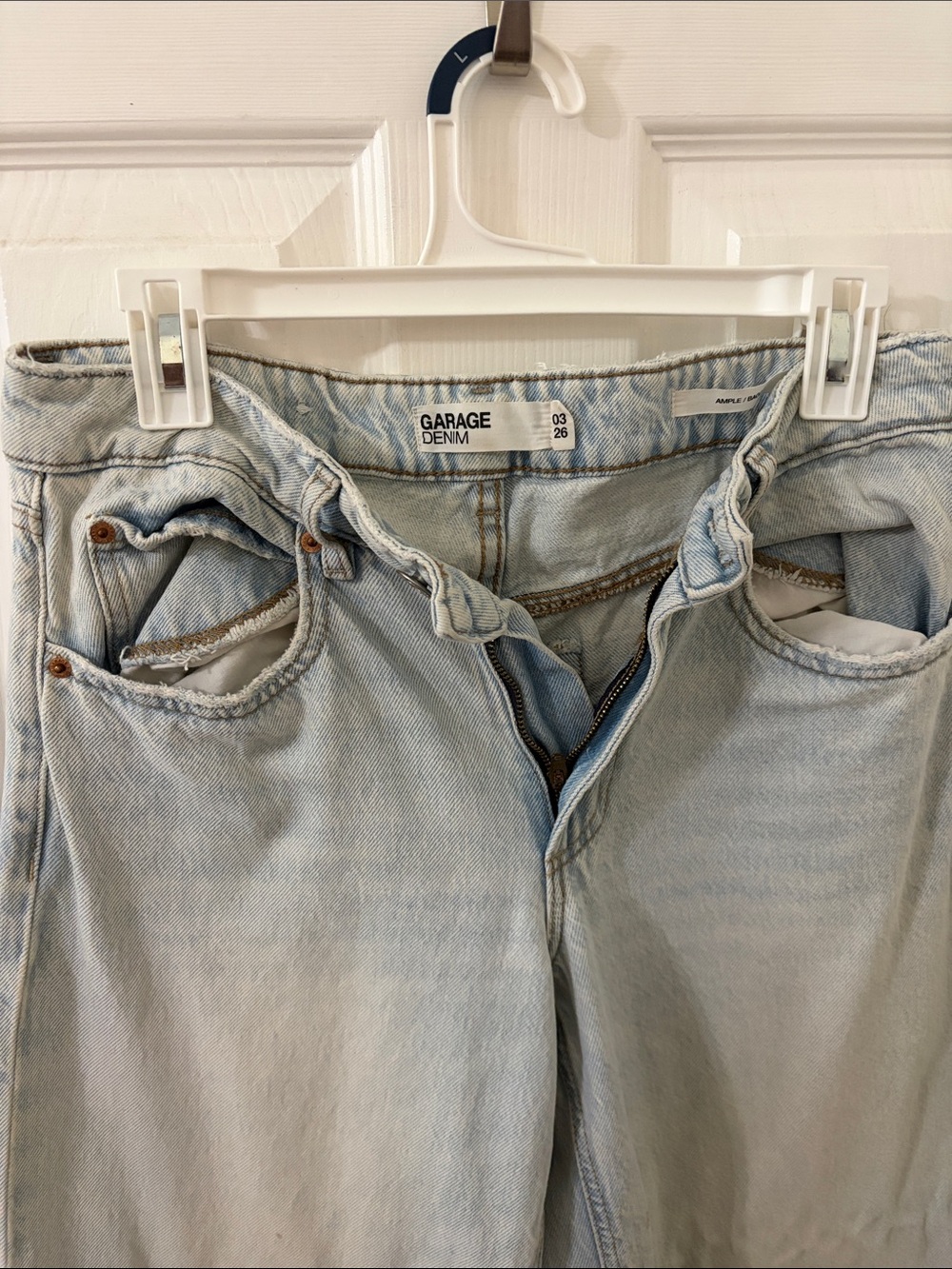 Garage Light Wash Baggy Women's Jeans